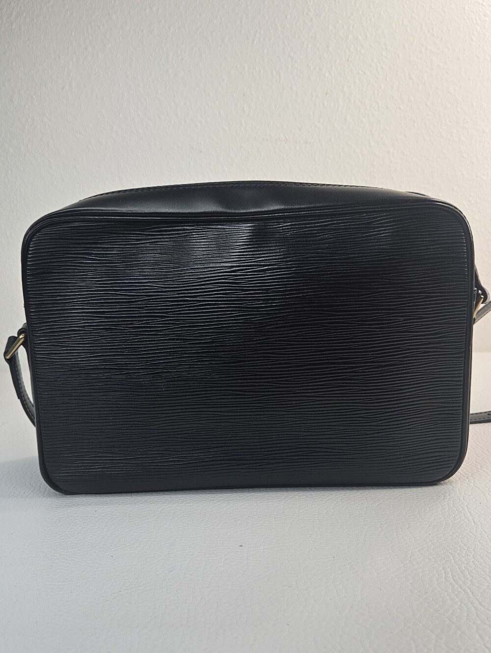 Authentic Louis Vuitton Trocadéro 27 EPI Crossbody Shoulder Bag w/dustcover - Picture 6 of 16